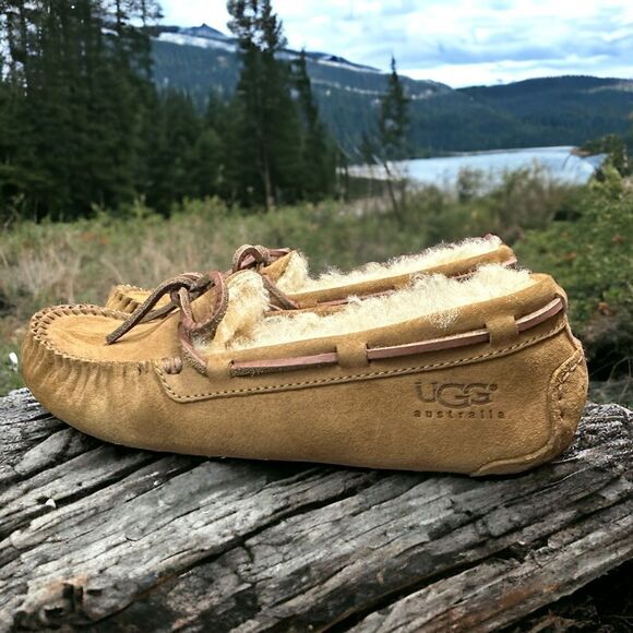 🔥🔥UGG Dakota Moccasin Slipper Water Resistant Slip on Size 6 - Picture 7 of 16